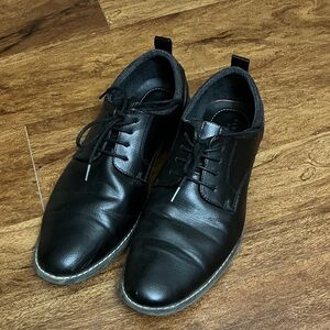 Perry Ellis Black Leather Men's Derbys